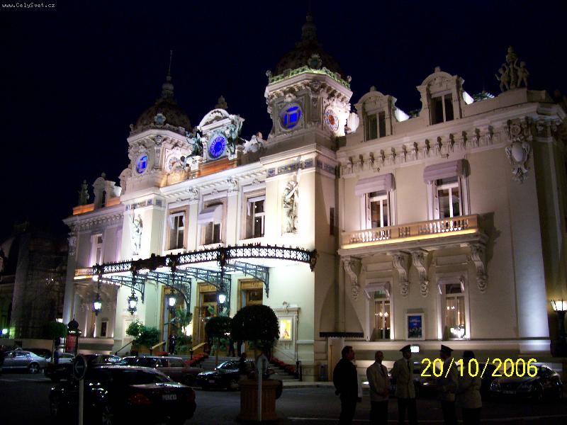 Foto: Monako-Sv�tozn�m� casino v Monte Carlu.